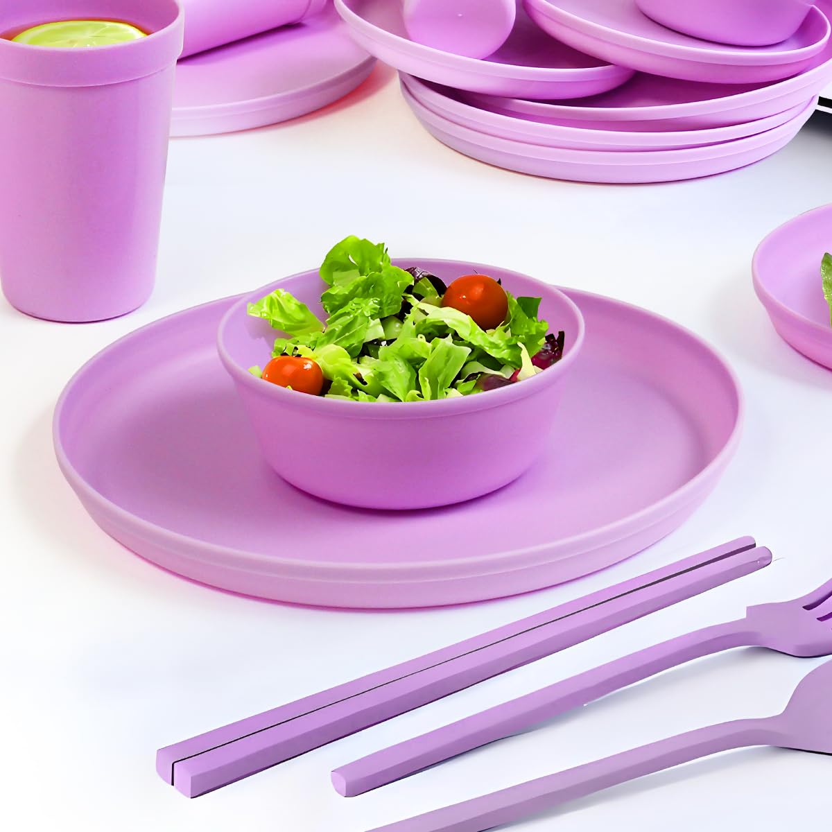 Fingey Plastic Dinnerware Set of 16 Pieces, Reusable Light Weight Plates Mugs Bowls Dishes Microwave Safe BPA Free Dishwasher Safe Service for 4