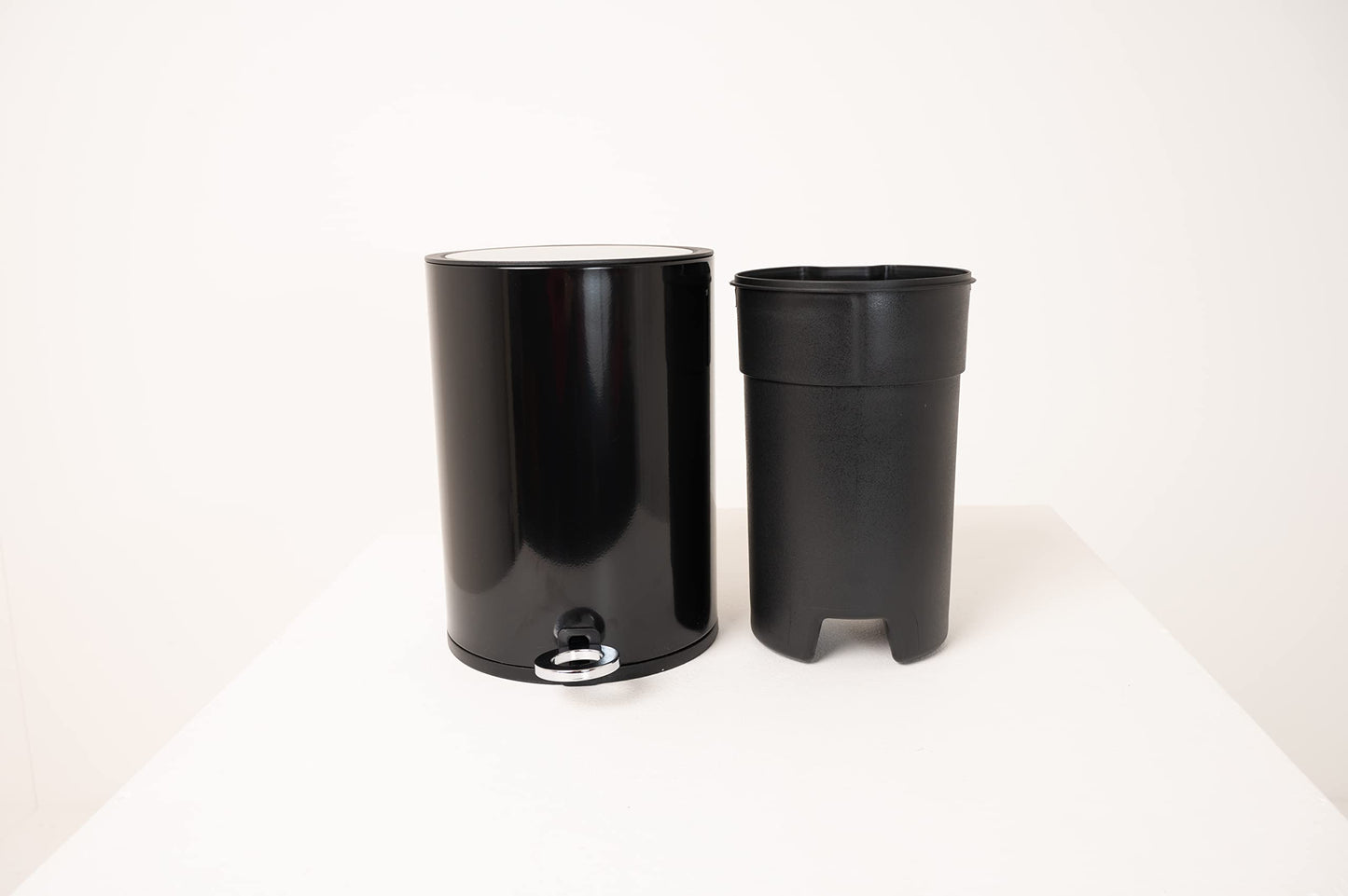 FurnitureXtra™ Modern Style Powder Coated Soft Close Pedal Bin, Plastic Inner bucket, ABS lid
